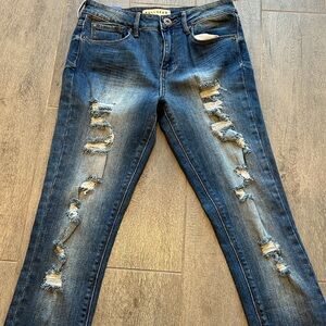 Bullhead high-rise skinniest jeans. Size 5 . NWT